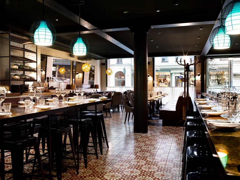 Urheberrecht: Pia Ulin, Katarina Bangatra 61, 116 42 Stockholm, Sweden, +46 705 54 30 32, www.piaulin.com via agenturen agentbauer.com Scandic-Grand-Central-Interior-teaterbrasseriet-1.jpg